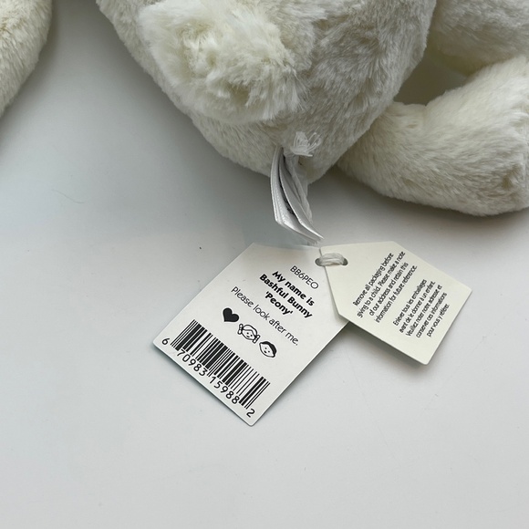 BNWT RARE Jellycat Bashful Bunny ‘Peony' Holding Pink Flower stuffed cute toy - Picture 8 of 8